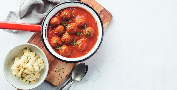 balletjes in tomatensaus