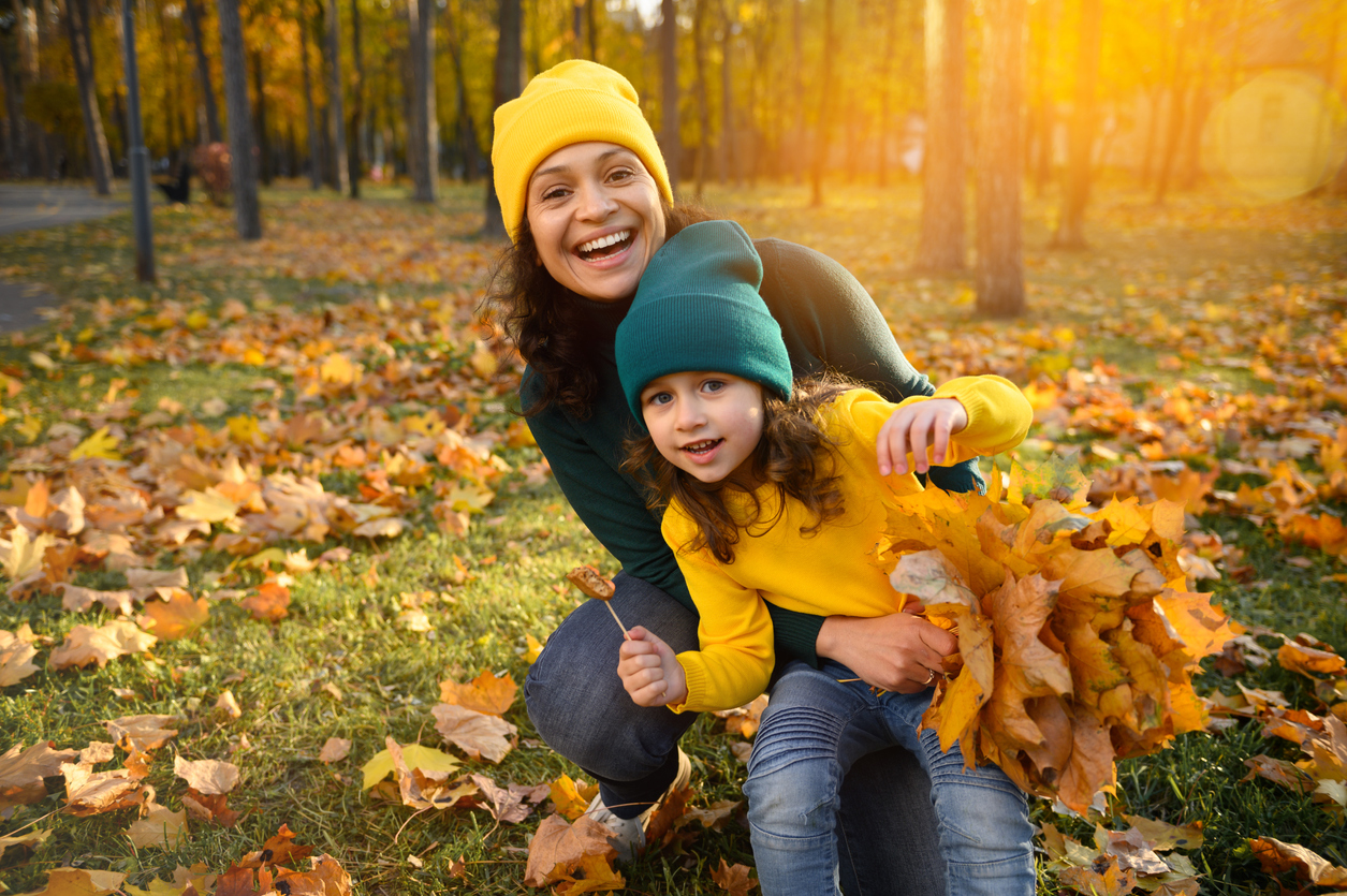 mama en dochter herfst