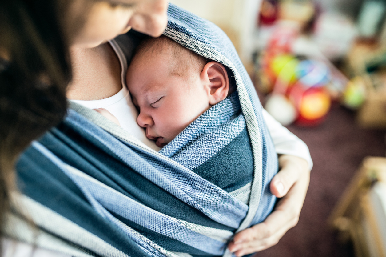 mama en newborn baby