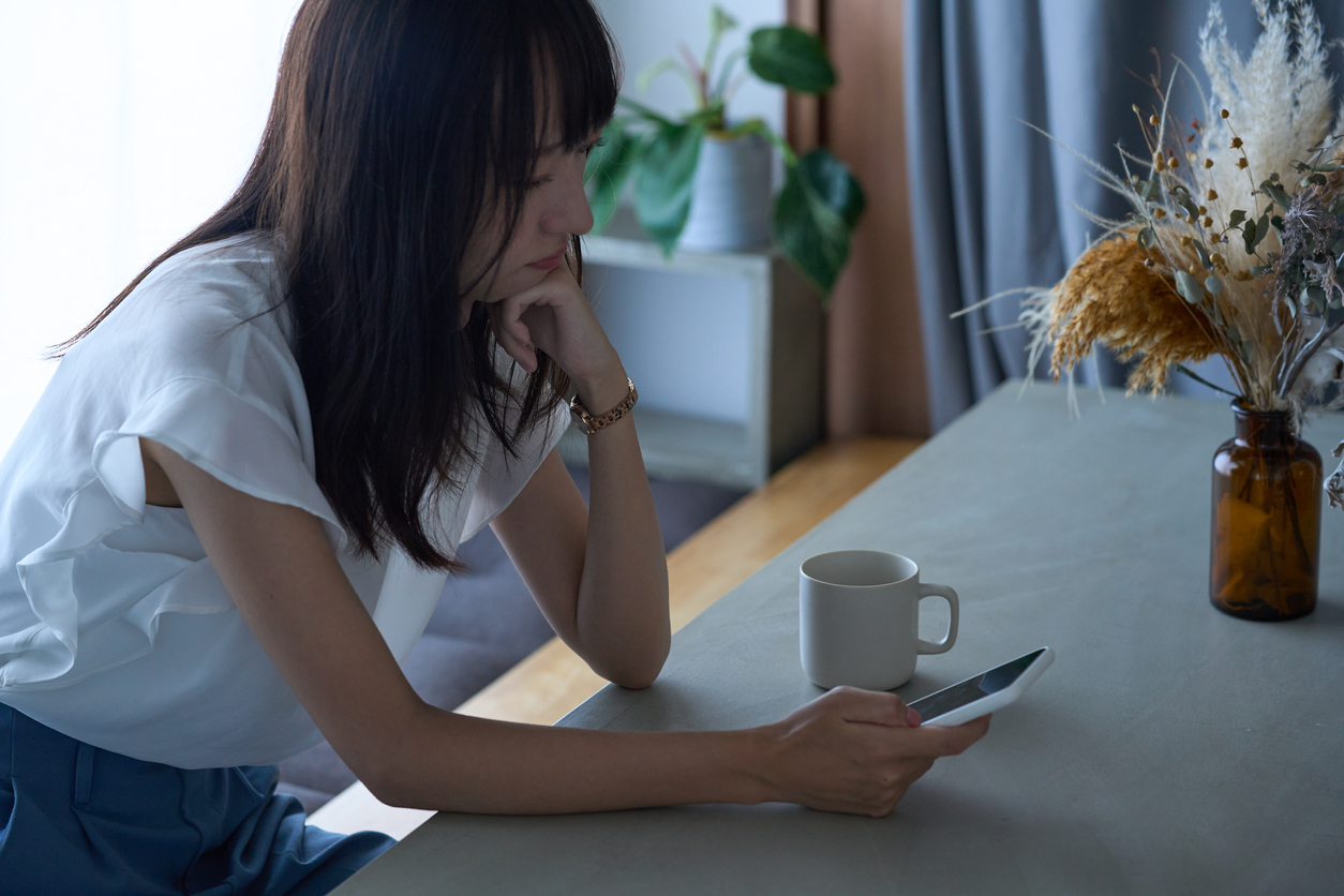 vrouw met smartphone