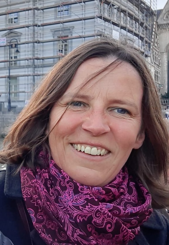 Liesbeth V.