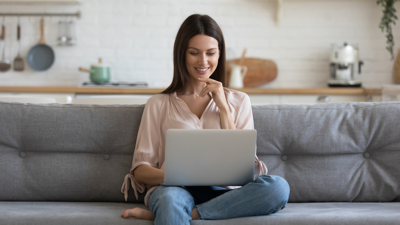 webinar vrouw scherm zetel