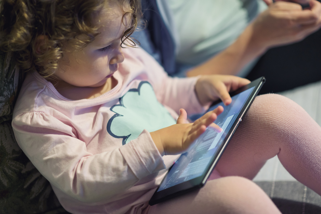 peuter tablet scherm 
