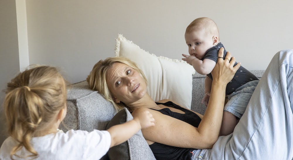 mama met baby en peuter
