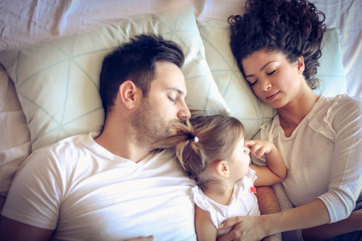 co-sleeping samen slapen bed 
