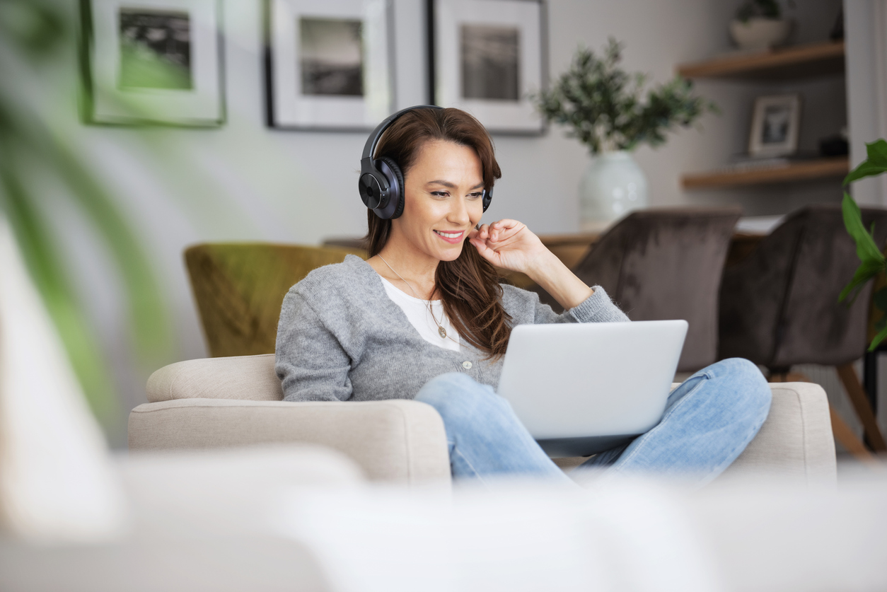 vrouw webinar 