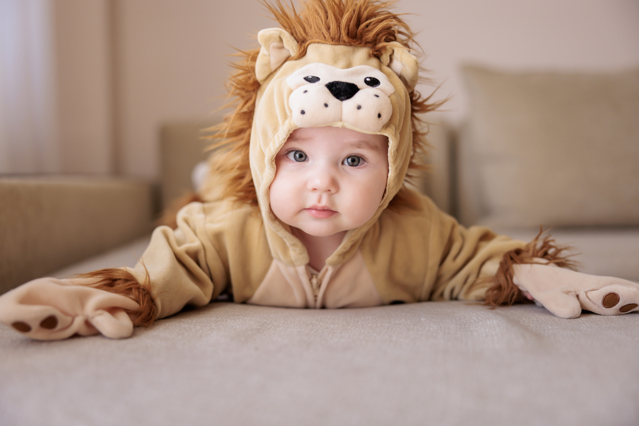 baby verkleed als leeuw