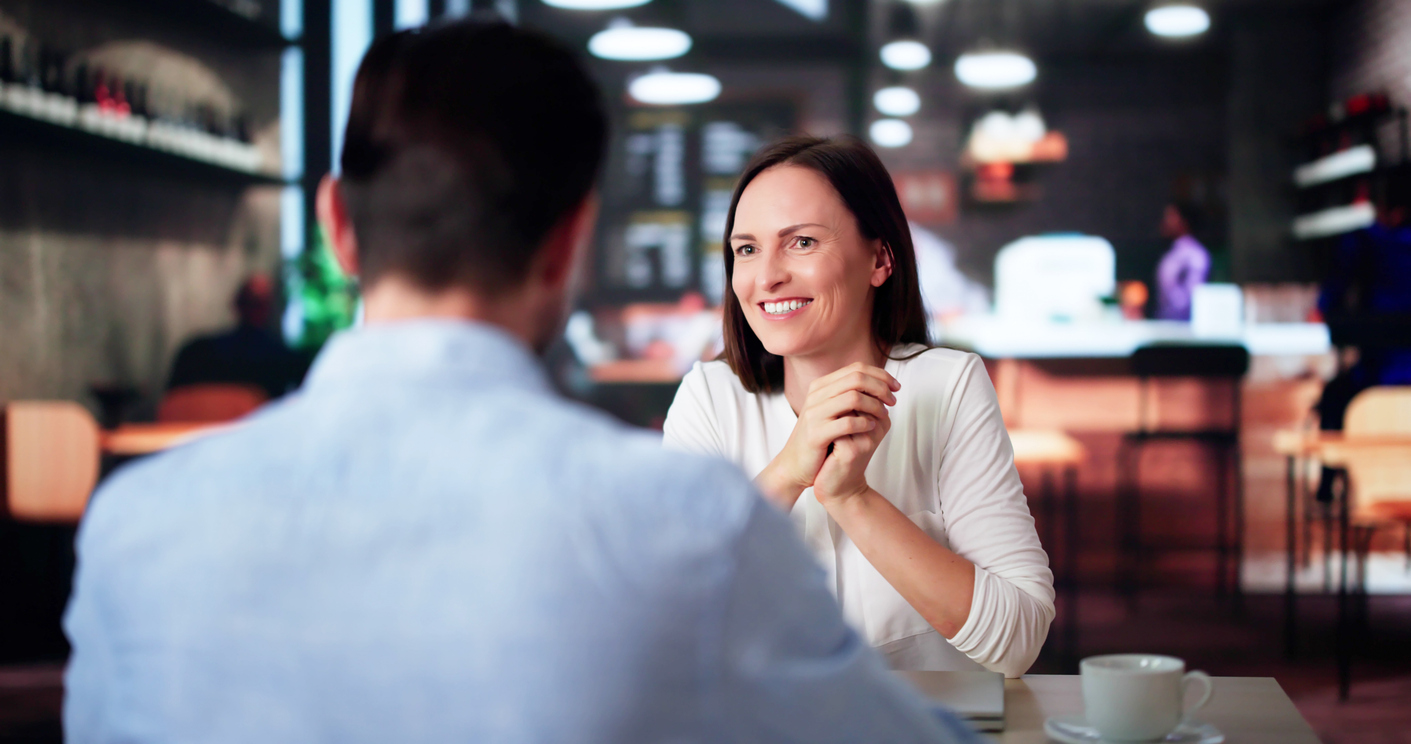 vrouw op date 