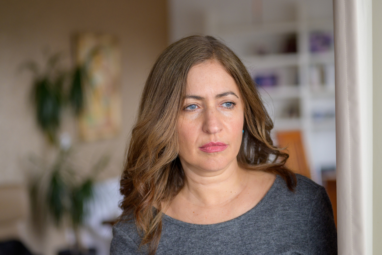 vrouw veertiger mama tieners