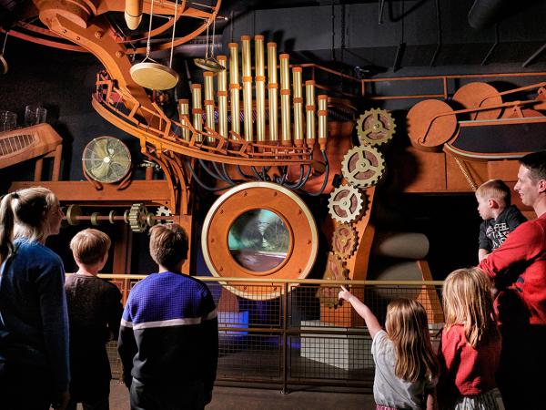 gezin geniet van uitstap in Chocolate Nation
