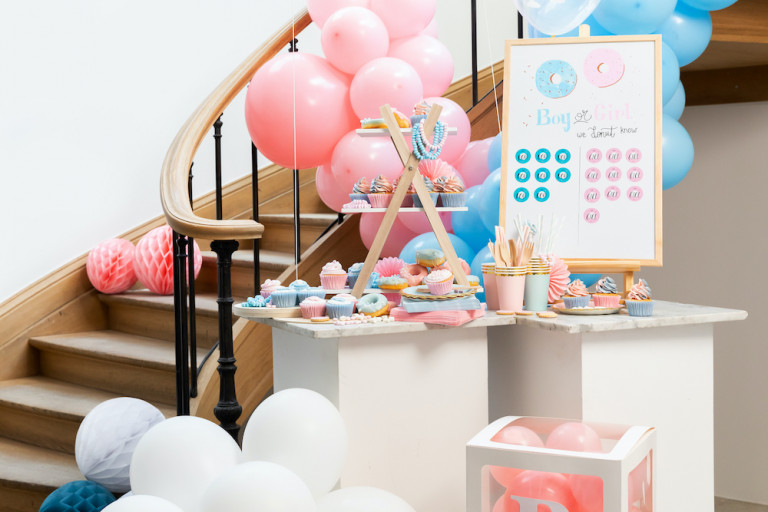 Gender reveal party decoratie