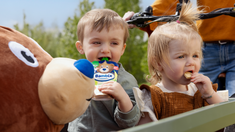 Kindjes met vieruurtje Bambix