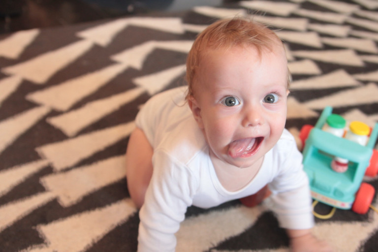 baby kruipt