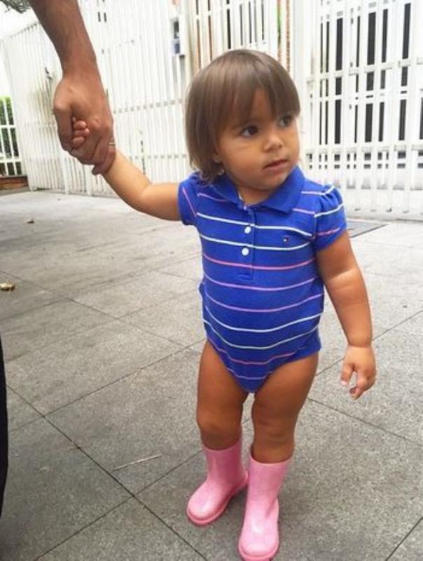 kindje in body zonder broek