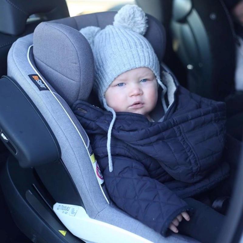 baby in autostoel