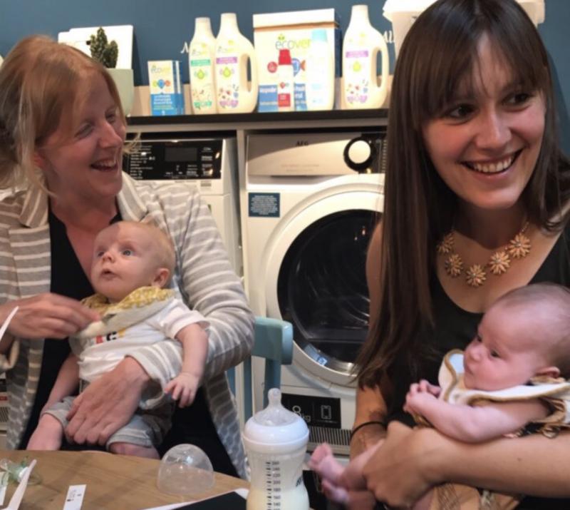 mamas met babys