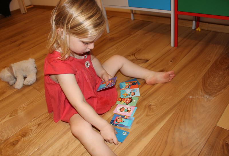 meisje met slaapwelspel