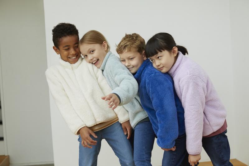 Kinderen met een fleece jas