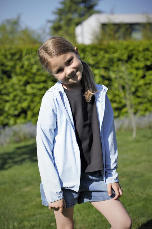 meisje in hoody