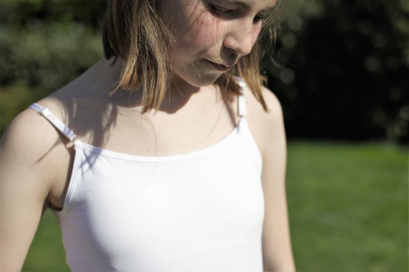 meisje in topje
