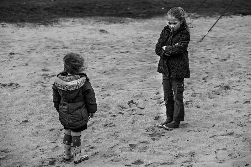 kindjes in het zand