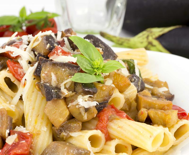 pasta met aubergine en tomaat